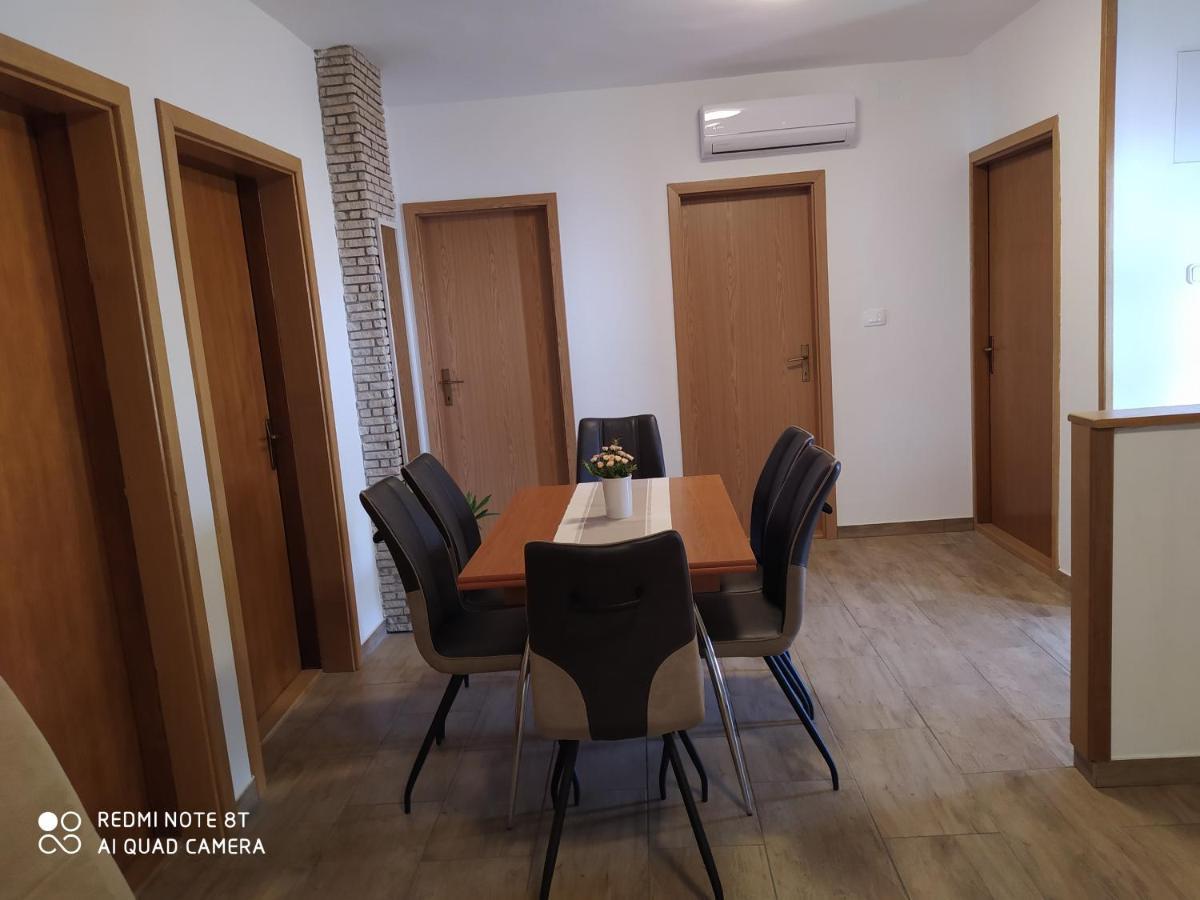 Apartmani Suzana Crikvenica Eksteriør bilde